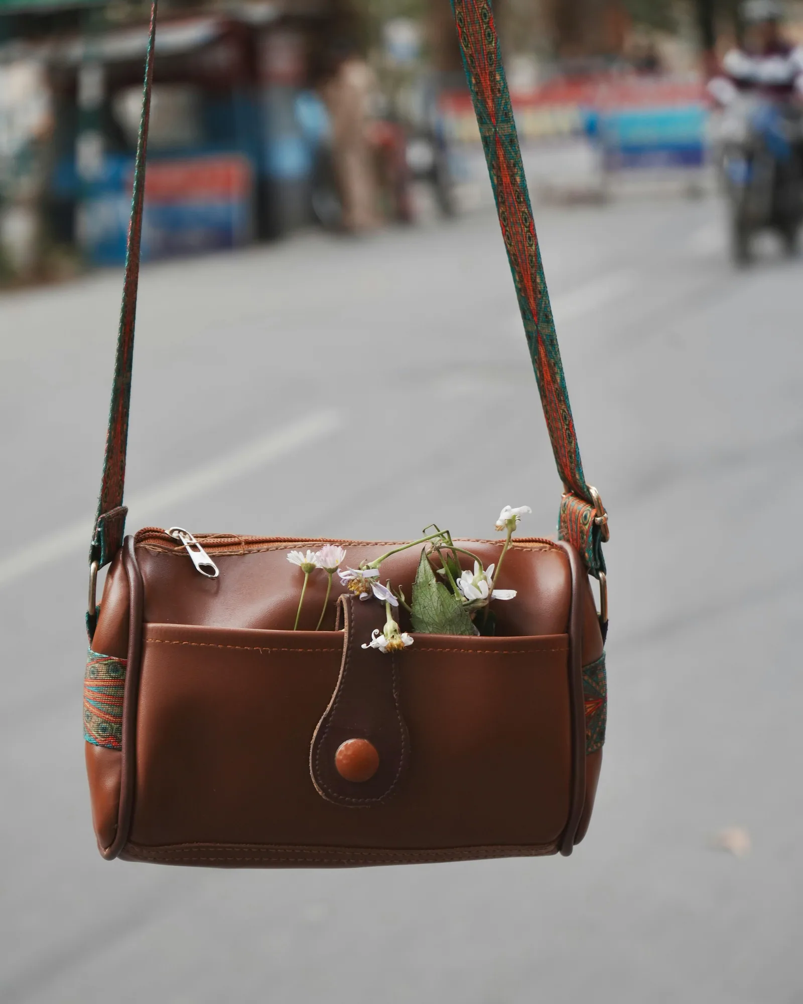 Лук 04 — ASH Hoodie, ATELIER Bag