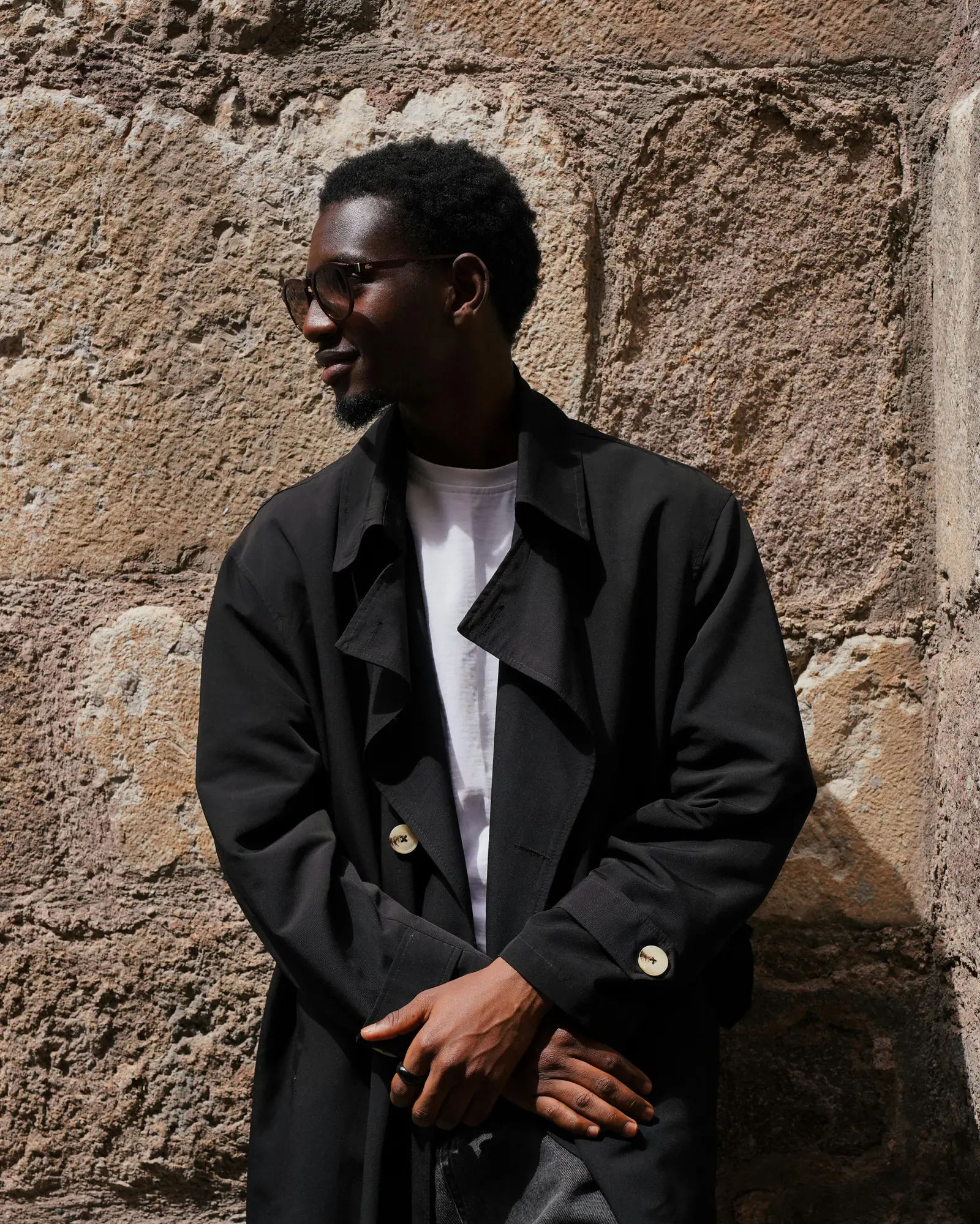 Лук 01 — NOIR Shell, BLANC Tee